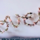 "Lovely" : typographie en fleurs séchées